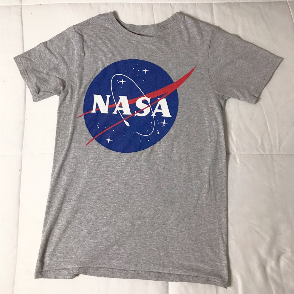 Graphic tee